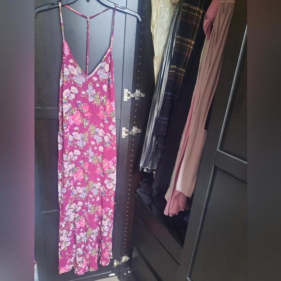 Band of Gypsies Floral Maxi Dress - Picture 2 of 3